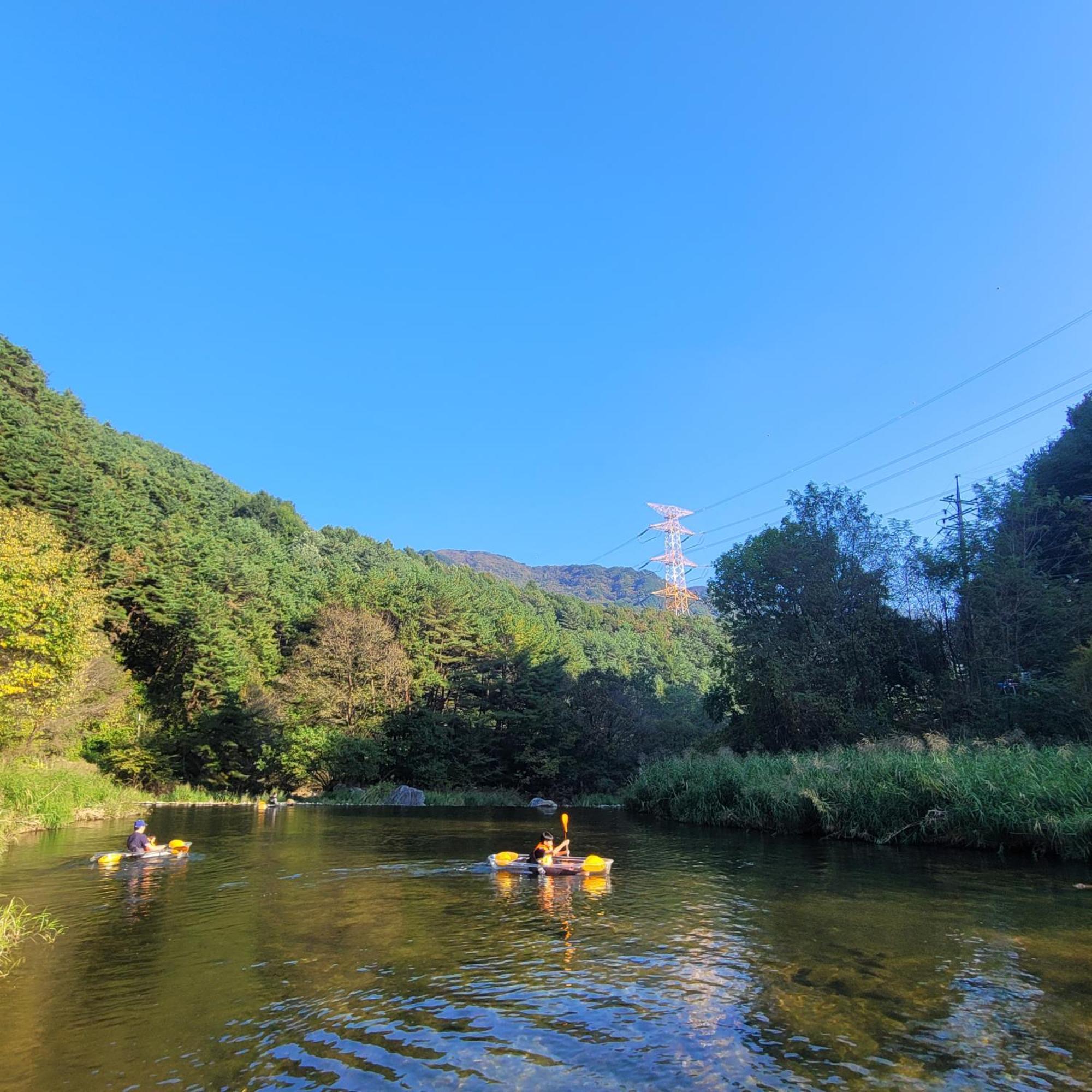 Galaxy X Hotel Type Caravan Glamping & Pension Пхёнчхан Экстерьер фото